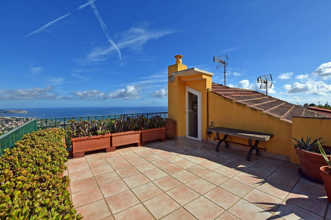 Porzione di casa in vendita a Sanremo (IM)