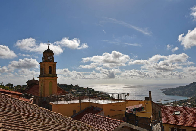 Porzione di casa in vendita a Sanremo (IM)