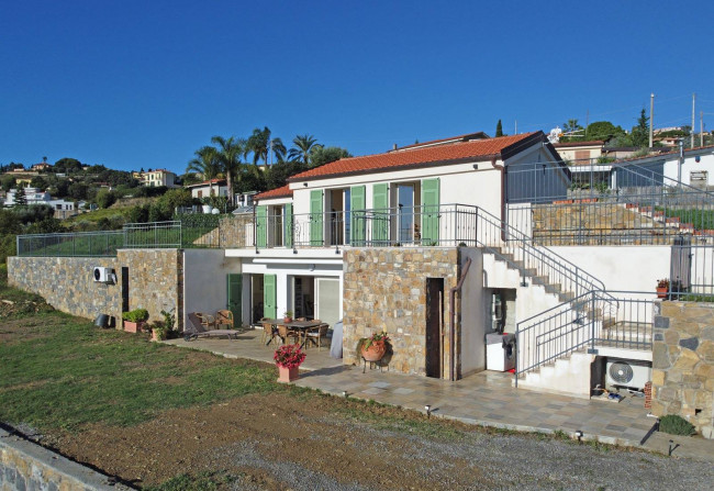 Villa in vendita a Sanremo (IM)