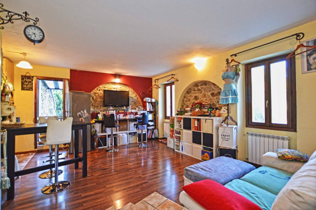 Casa di paese in vendita a Vallebona