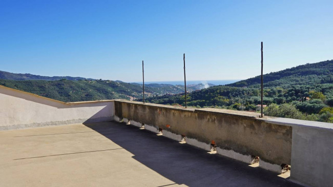 Porzione di casa in vendita a Imperia (IM)