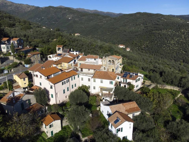 Porzione di casa in vendita a Imperia (IM)