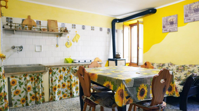 Casa di paese in vendita a Prelà