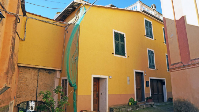 Casa di paese in vendita a Prelà