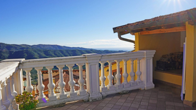 Casa di paese in vendita a Prelà