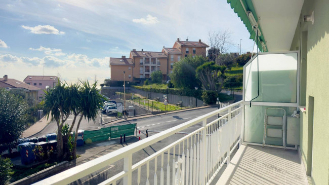 Квартира в продажа в Santo Stefano al Mare