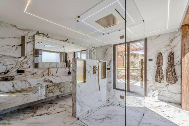 Villen/Häuser zum kaufen in Alassio