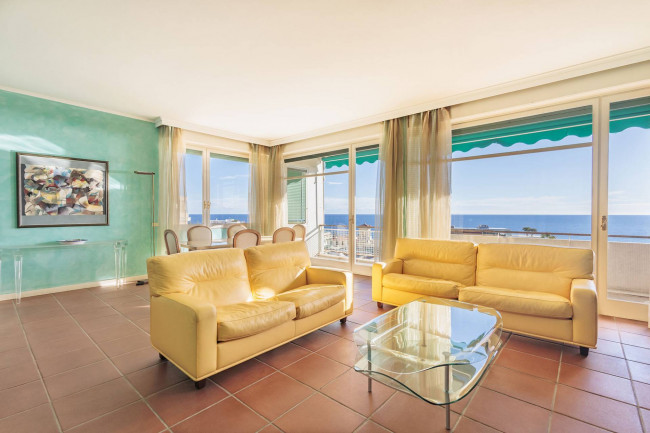 Квартира в продажа в Sanremo