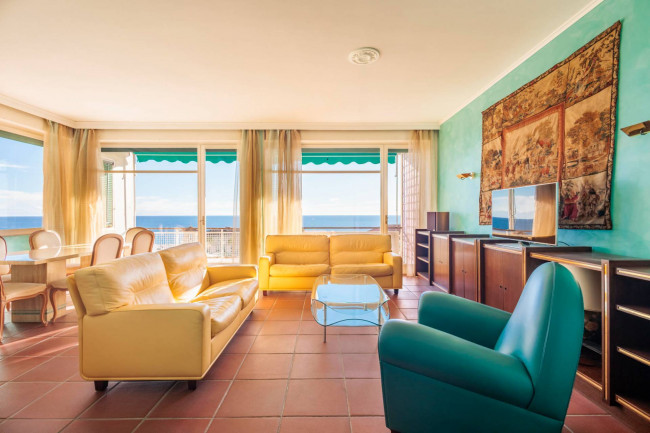 Квартира в продажа в Sanremo