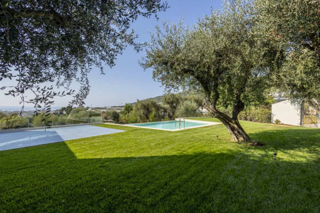 Villen/Häuser zum kaufen in Taggia