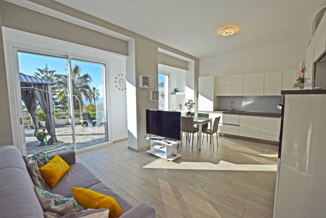 Appartamento in vendita a Ospedaletti