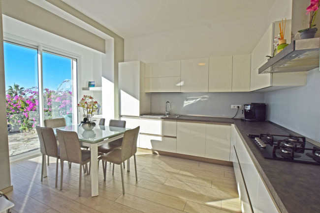 Appartamento in vendita a Ospedaletti