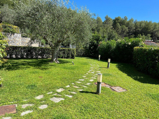 Villen/Häuser zum kaufen in Garlenda