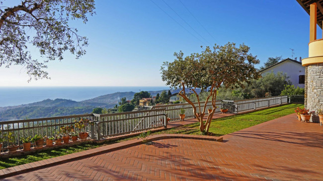 Villa in vendita a Imperia