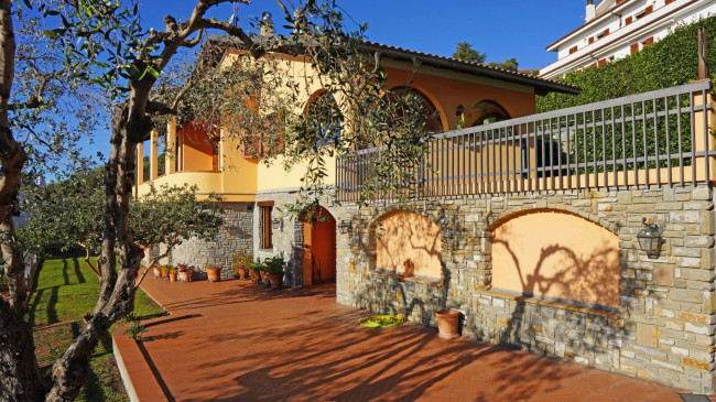 Villa in vendita a Imperia