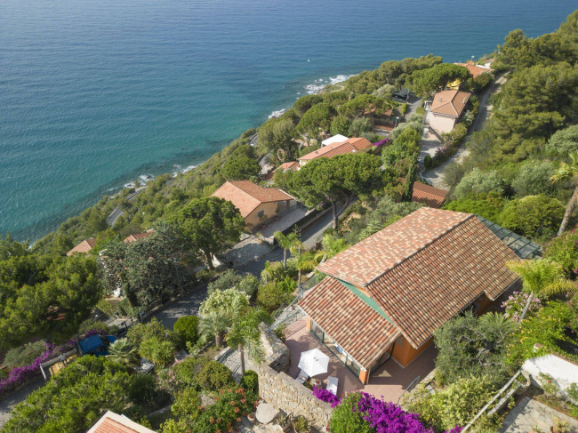 Villa for sale in Cervo