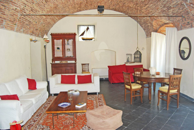Villa for sale in Albenga