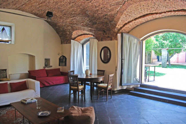 Villa for sale in Albenga