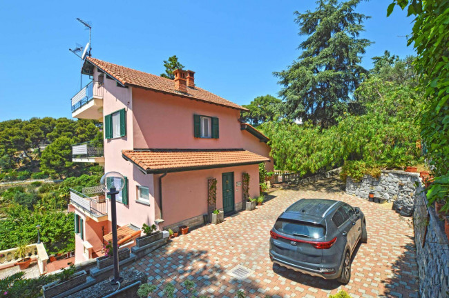 Villen/Häuser zum kaufen in Bordighera