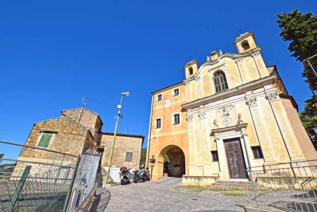 Casa di paese in vendita a Ospedaletti