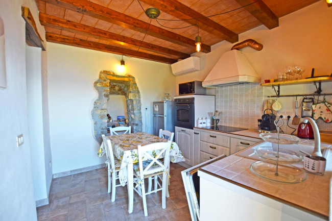 Casa di paese in vendita a Ospedaletti
