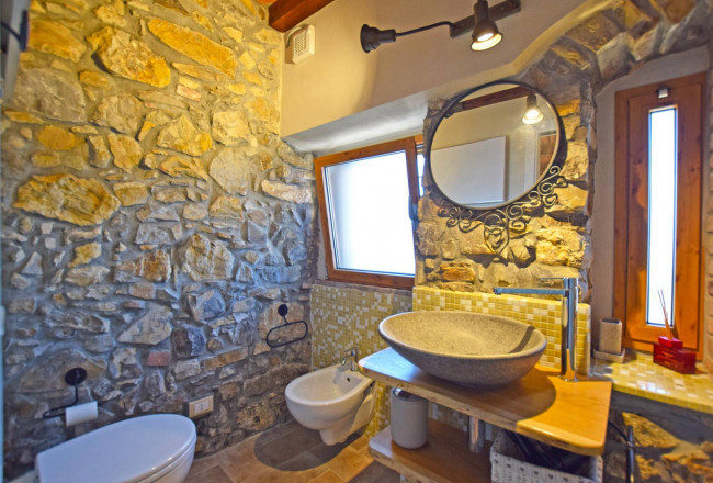 Casa di paese in vendita a Ospedaletti