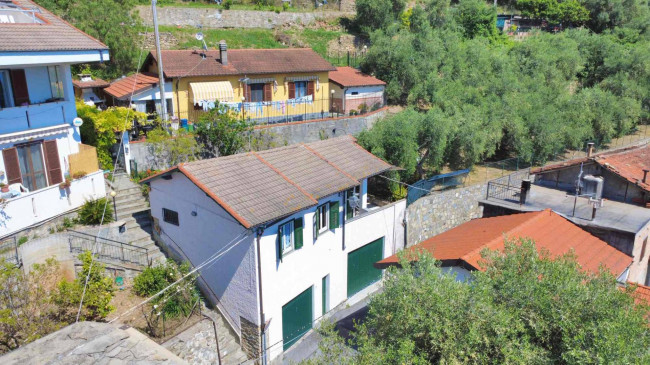 Casa di paese in vendita a Pompeiana
