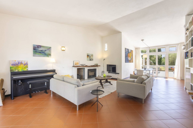Villa for sale in Imperia