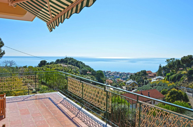 Вилла в продажа в Bordighera