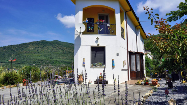 Villa for sale in Chiusanico