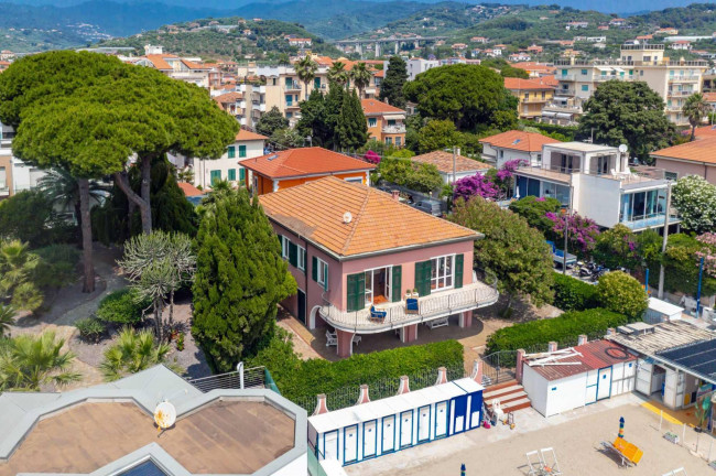 Villa in vendita a Diano Marina
