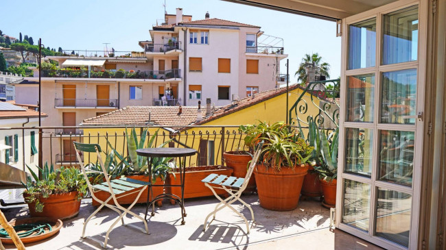 Appartamento in vendita a Imperia
