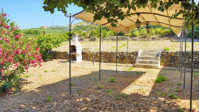 Villen/Häuser zum kaufen in Santo Stefano al Mare