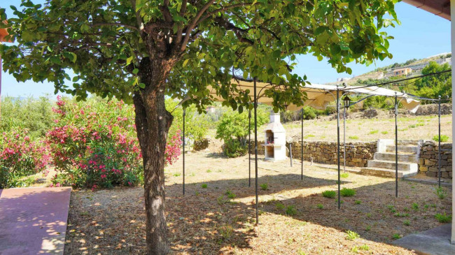 Villen/Häuser zum kaufen in Santo Stefano al Mare