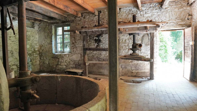 Casa di paese in vendita a Montalto Carpasio