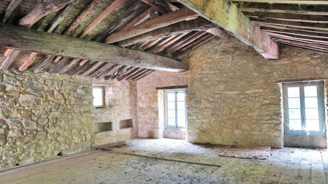 Casa di paese in vendita a Montalto Carpasio