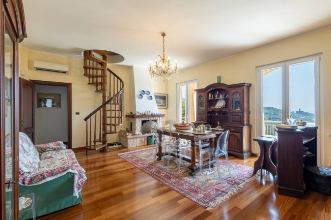 Villa à vendre à Noli