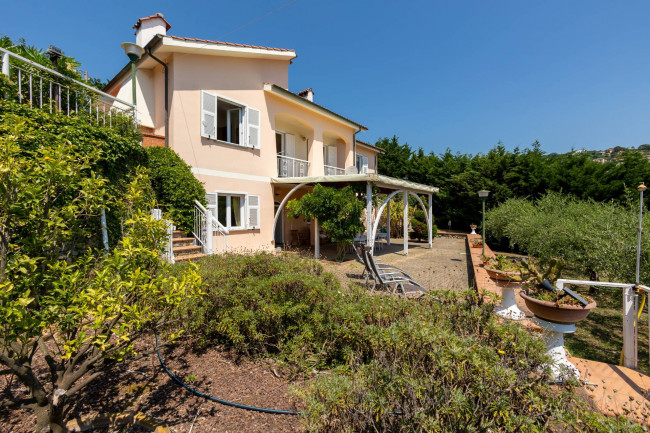 Villa à vendre à Noli