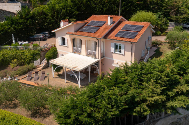 Villa à vendre à Noli