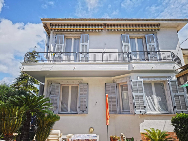 Вилла в продажа в Bordighera