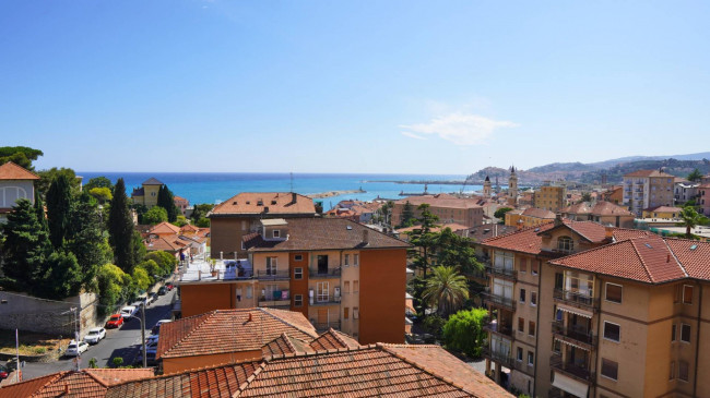 Appartamento in vendita a Imperia