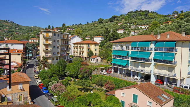 Appartamento in vendita a Imperia