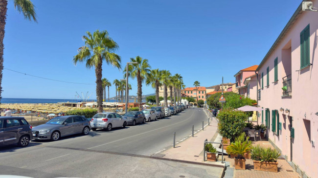 Appartamento in vendita a Santo Stefano al Mare