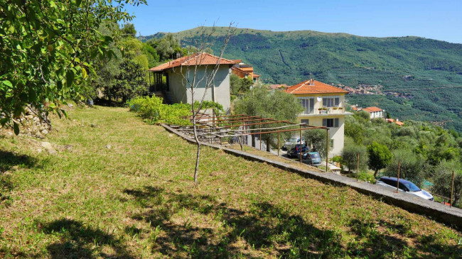 Casa di paese in vendita a Borgomaro