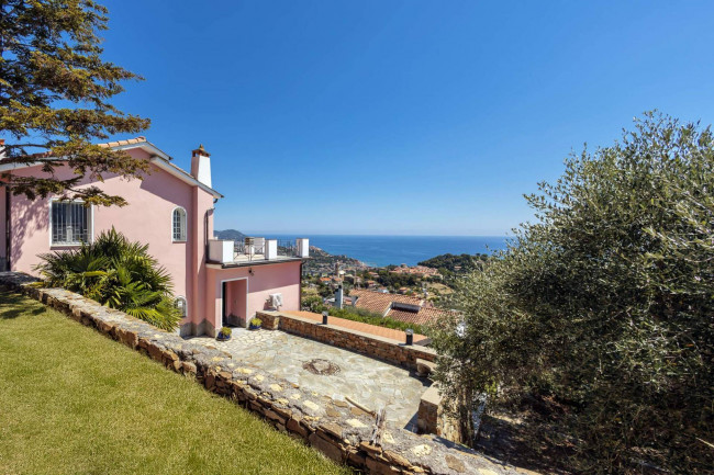 Villa in vendita a Imperia