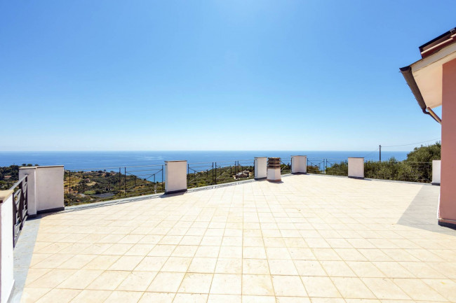 Villa in vendita a Imperia
