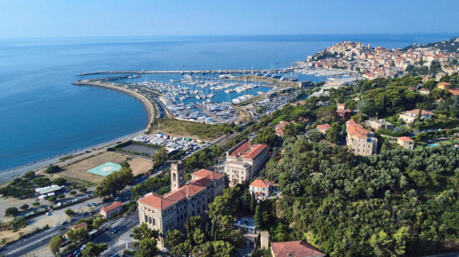 Villa in vendita a Imperia
