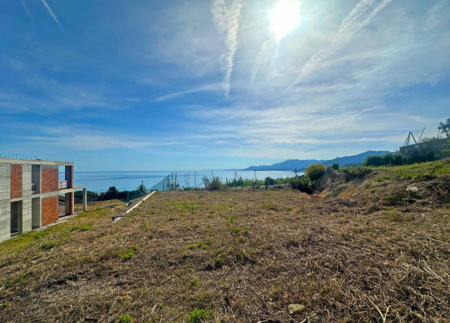 Земля в продажа в Bordighera
