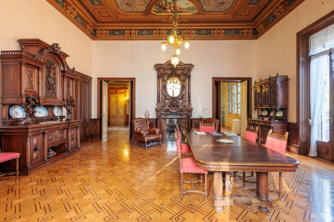 Вилла в продажа в Sanremo