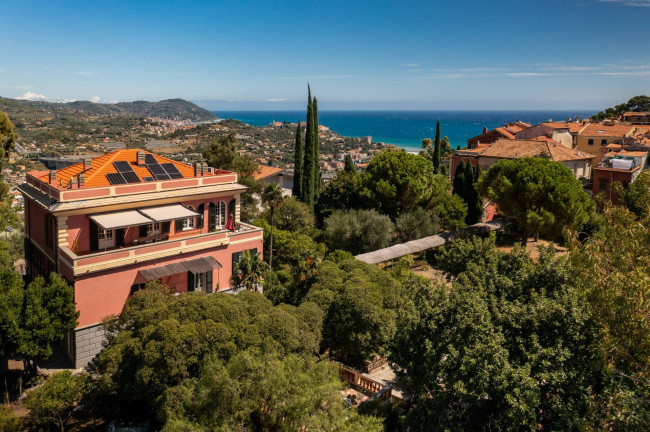 Villa in vendita a Imperia